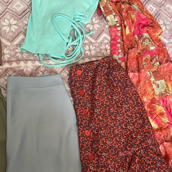 Summer Clothing Lot, Size Small - Picture 3 of 14